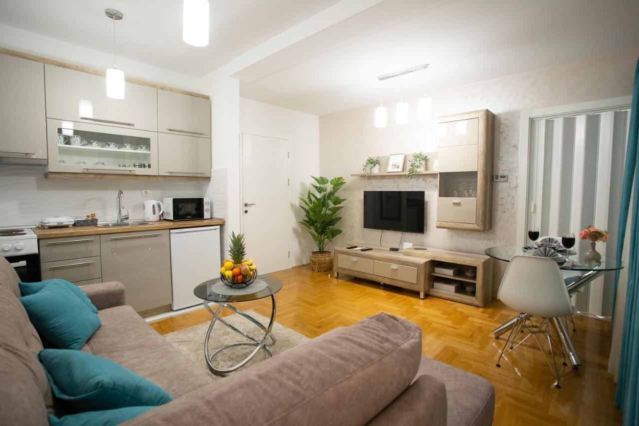 Apartman Sunset スレムスカ・ミトロヴィツァ エクステリア 写真