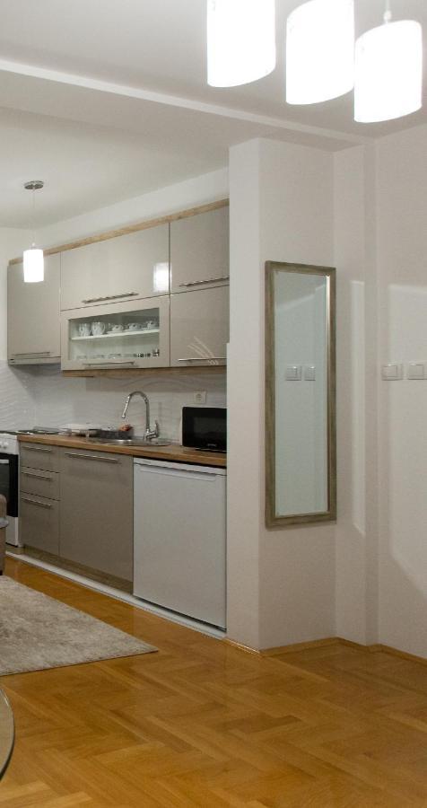 Apartman Sunset スレムスカ・ミトロヴィツァ エクステリア 写真